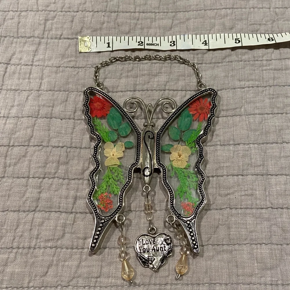 Butterfly Pressed Flower Suncatcher – “I Love You Aunt” Charm